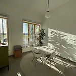 Luxury Apartment, Private Terrace & Free Parking