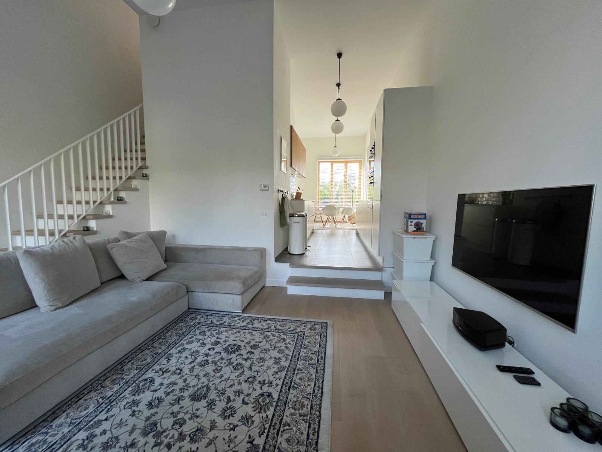 Luxury Apartment, Private Terrace & Free Parking Apartment